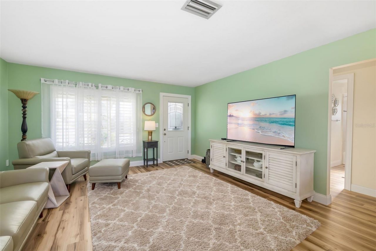 3910 Joyce Drive , Bradenton, FL 34208 Photo