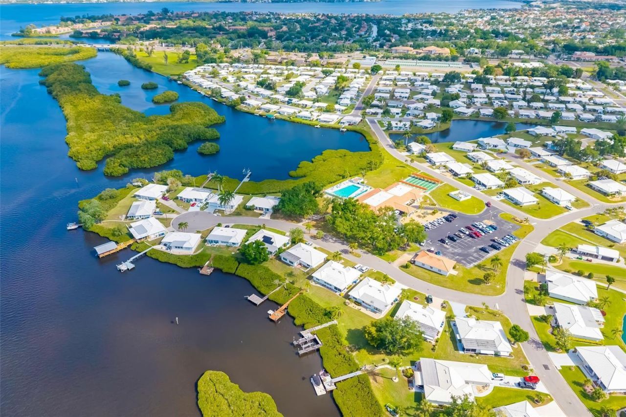 3910 Joyce Drive , Bradenton, FL 34208 Photo