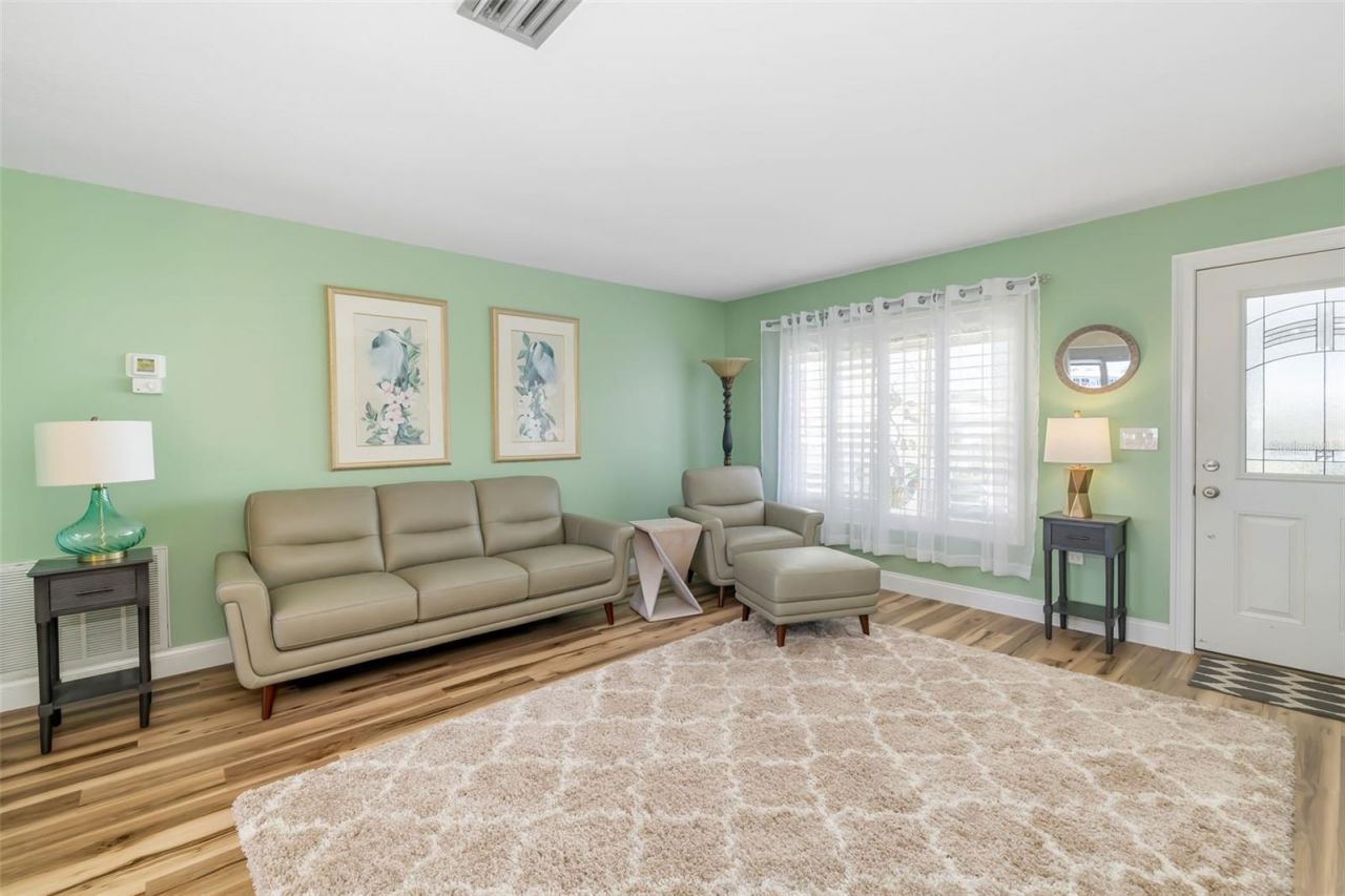 3910 Joyce Drive , Bradenton, FL 34208 Photo