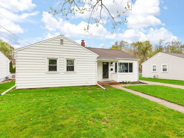 962 Vine , Adrian, MI 49221