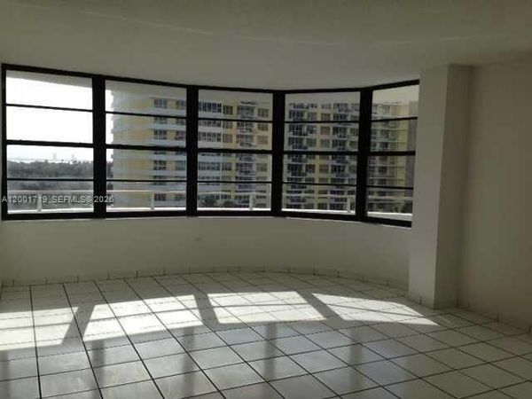 5555 Collins Ave , Unit 8S, Miami Beach, FL 33140