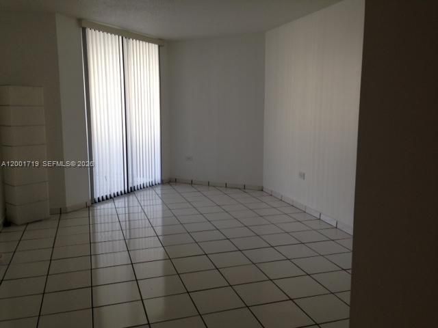 5555 Collins Ave , Unit 8S, Miami Beach, FL 33140 Photo