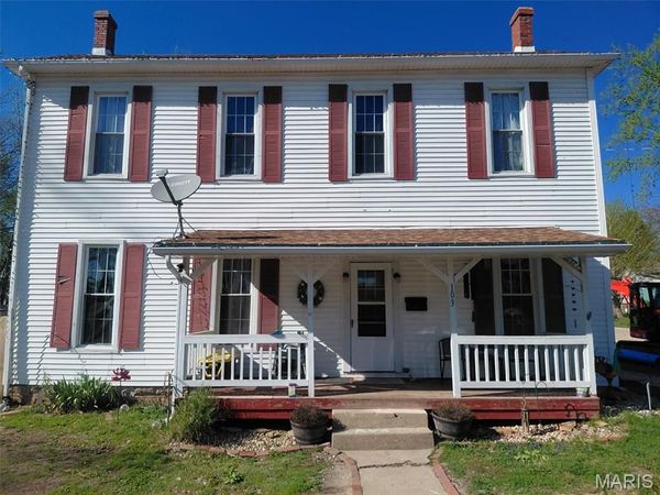 103 W Main Street , Vandalia, IL 62471