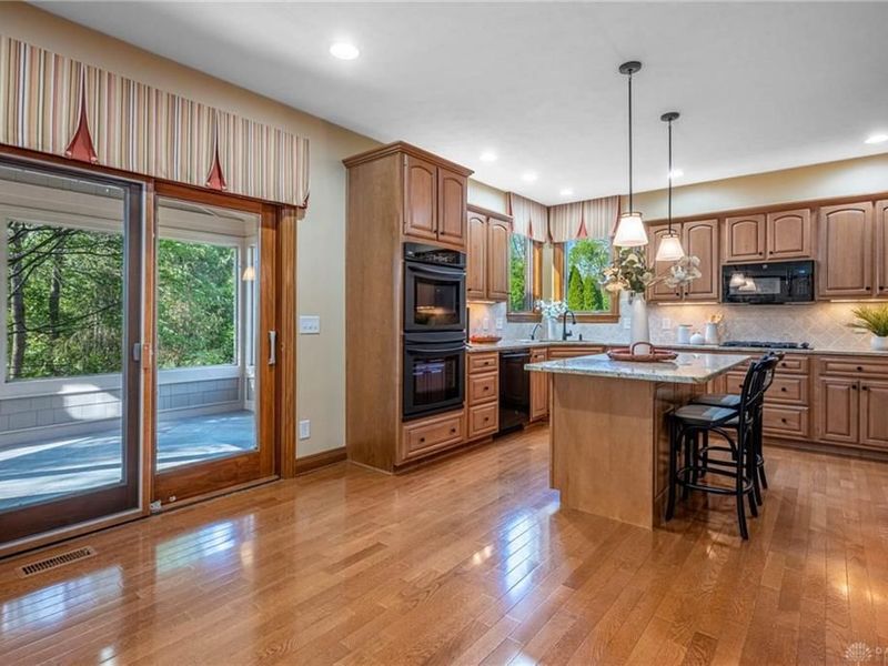 8101 Hidden Ridge Court, Clearcreek Township, OH 45066 Photo 9