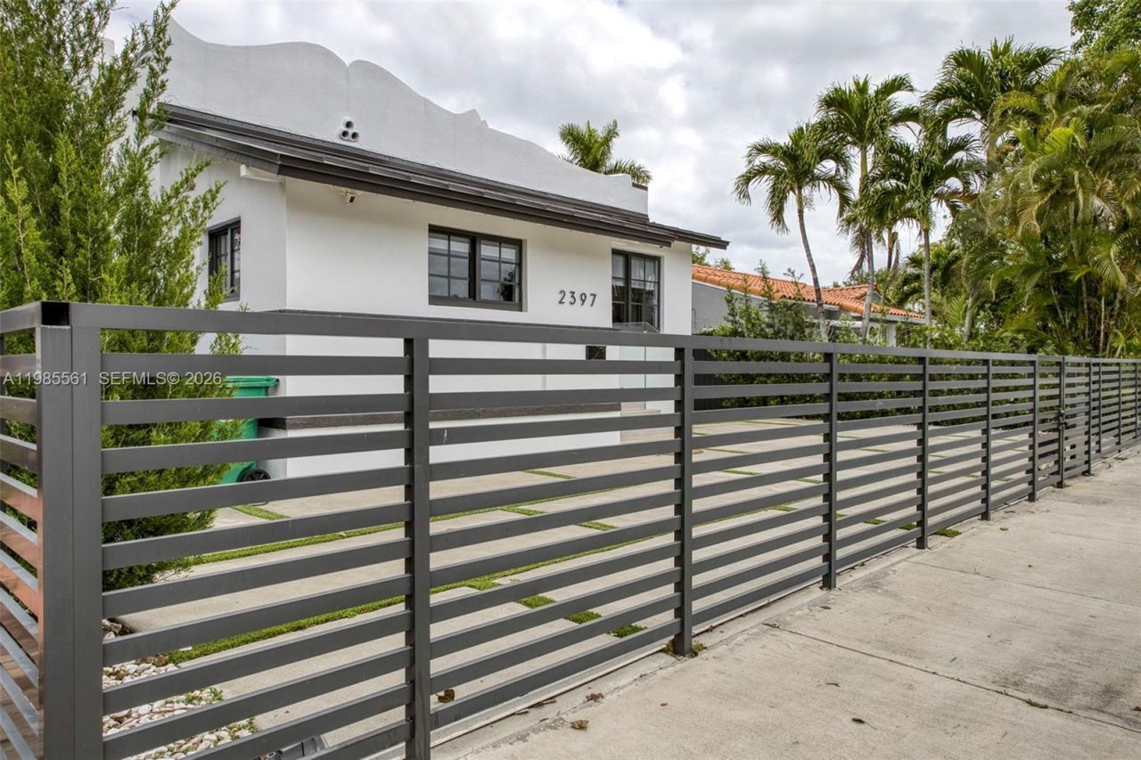 2397 SW 13th St , Miami, FL 33145 Photo