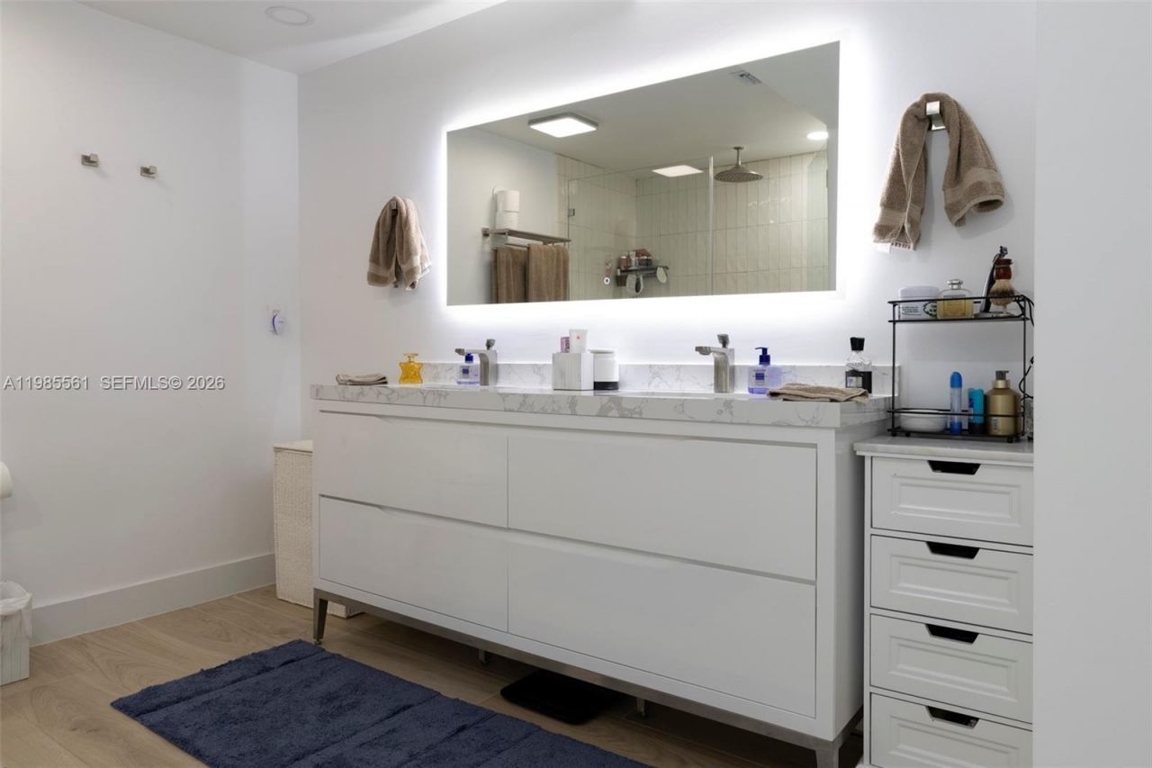 2397 SW 13th St , Miami, FL 33145 Photo