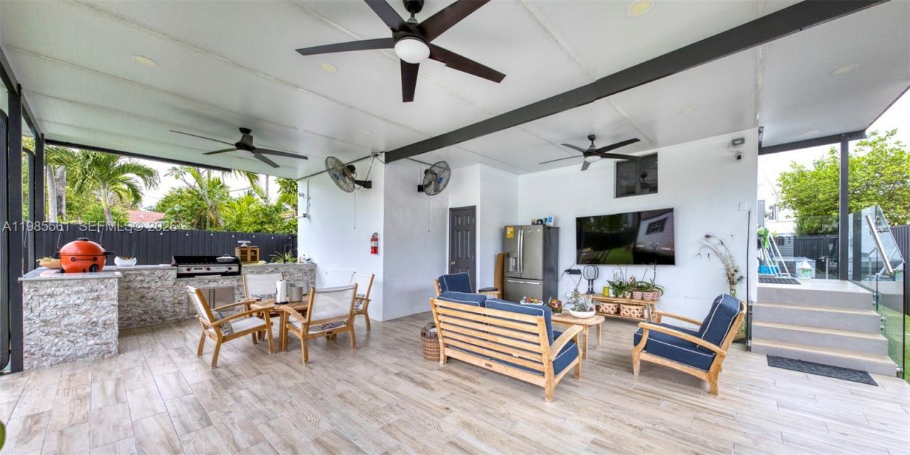 2397 SW 13th St , Miami, FL 33145 Photo