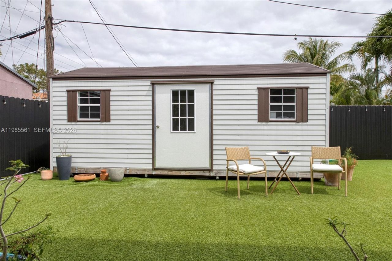 2397 SW 13th St , Miami, FL 33145 Photo