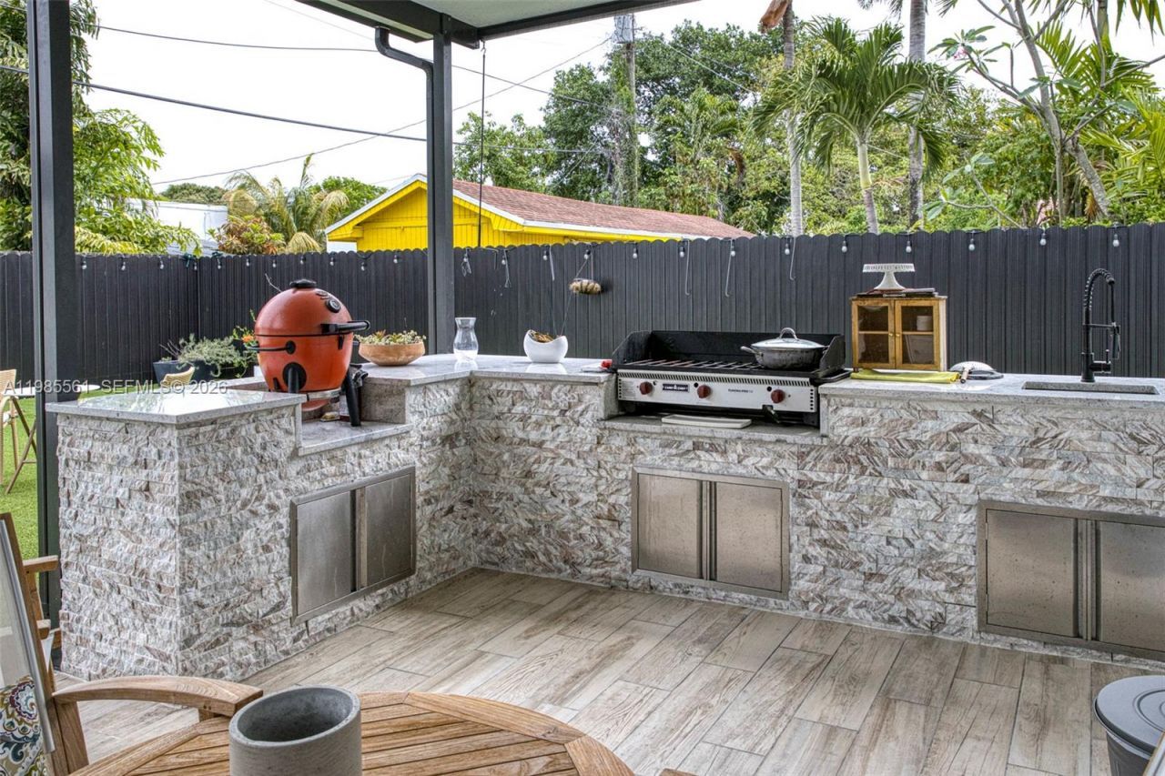 2397 SW 13th St , Miami, FL 33145 Photo