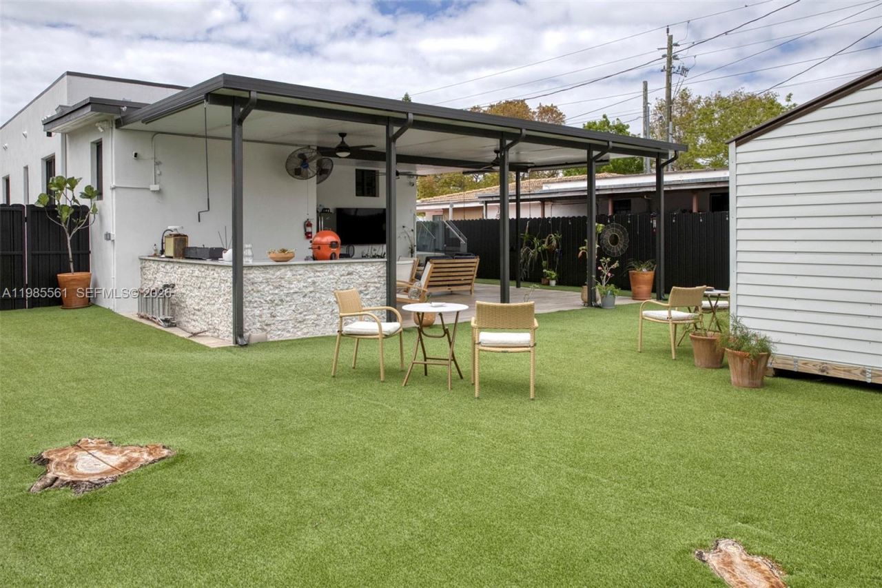 2397 SW 13th St , Miami, FL 33145 Photo