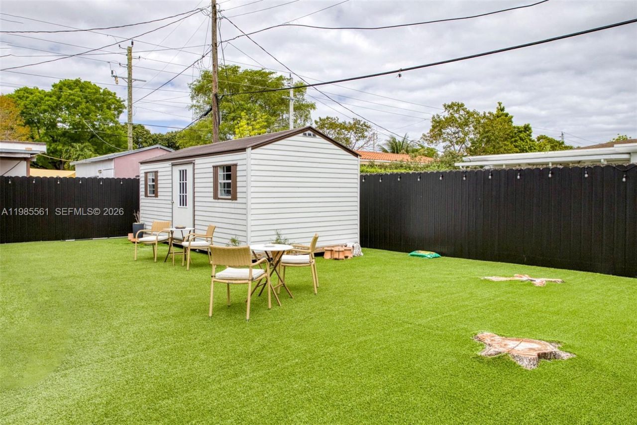 2397 SW 13th St , Miami, FL 33145 Photo