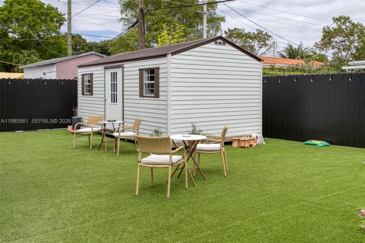 2397 SW 13th St , Miami, FL 33145 Photo