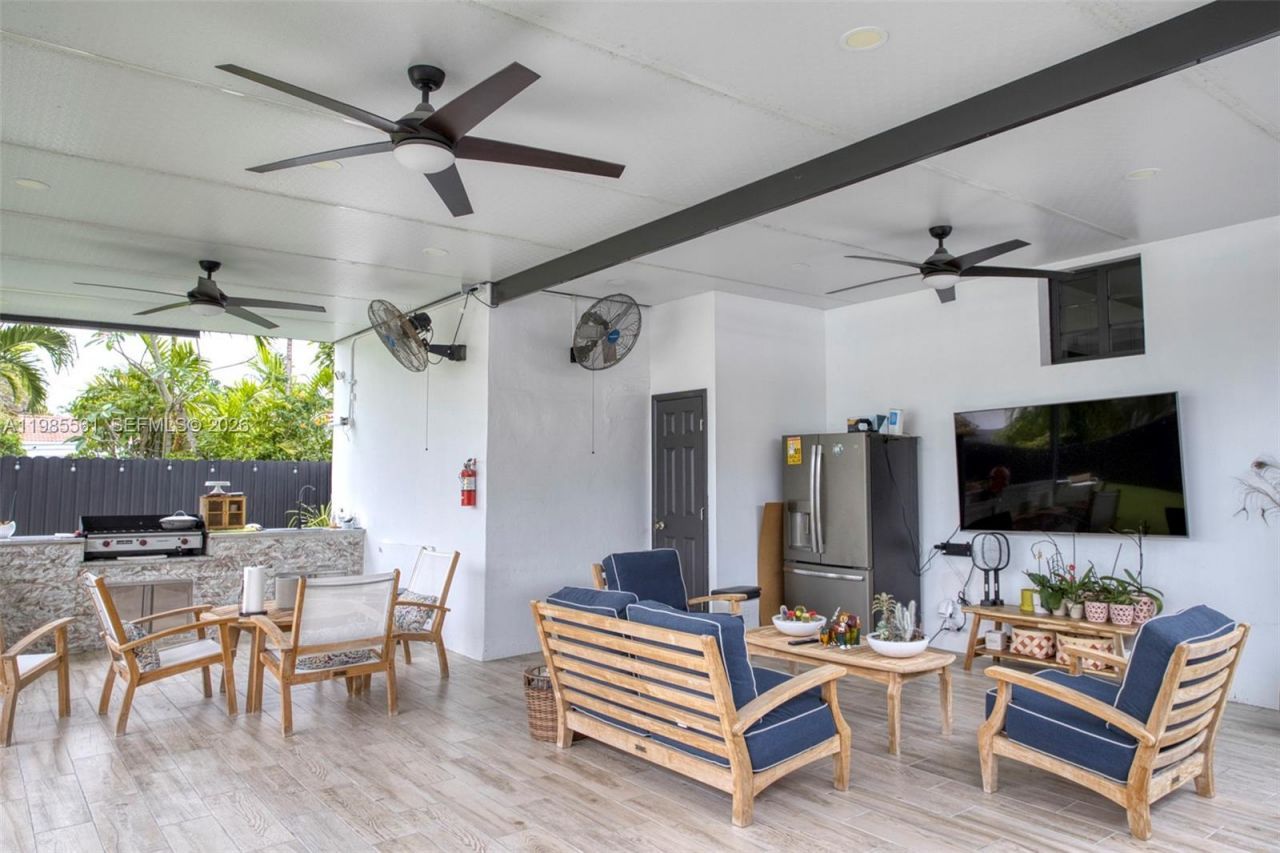 2397 SW 13th St , Miami, FL 33145 Photo