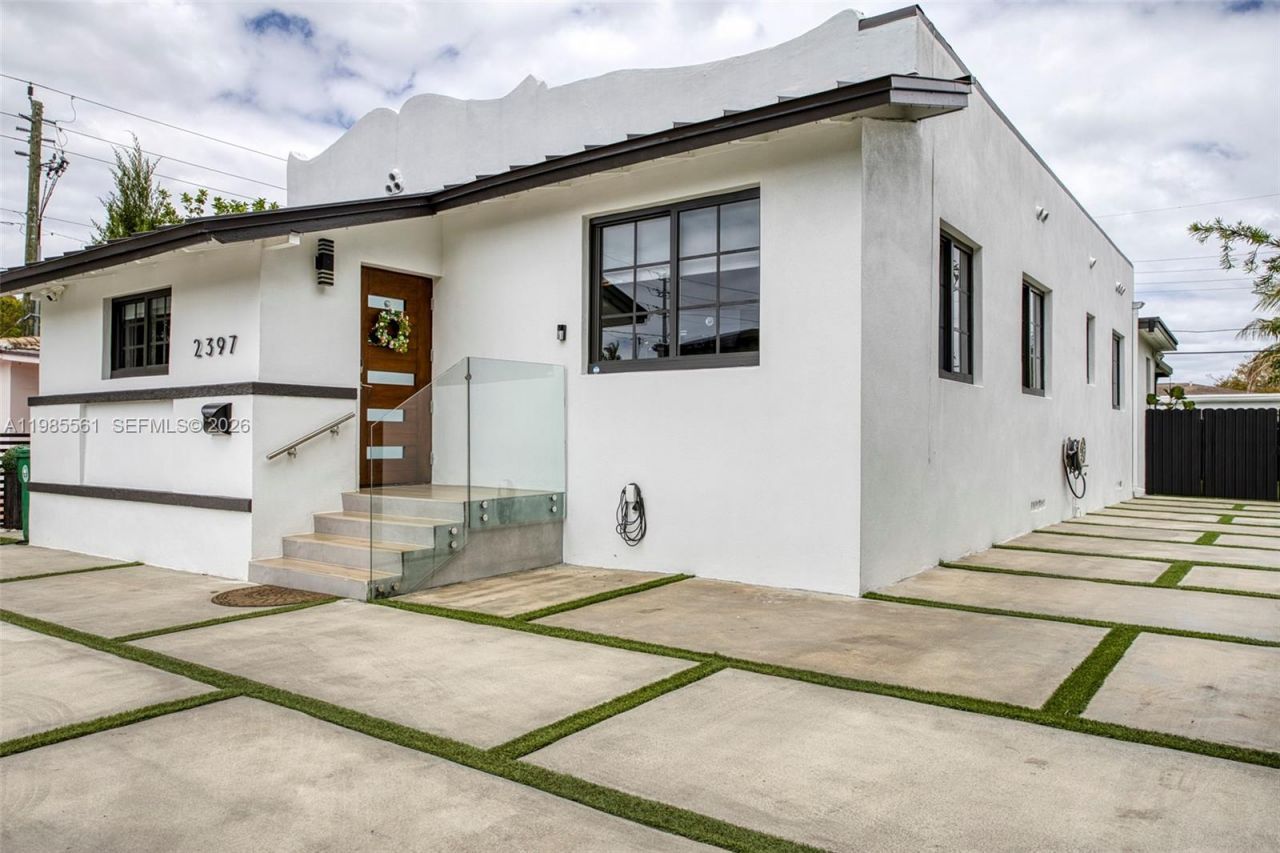 2397 SW 13th St , Miami, FL 33145 Photo