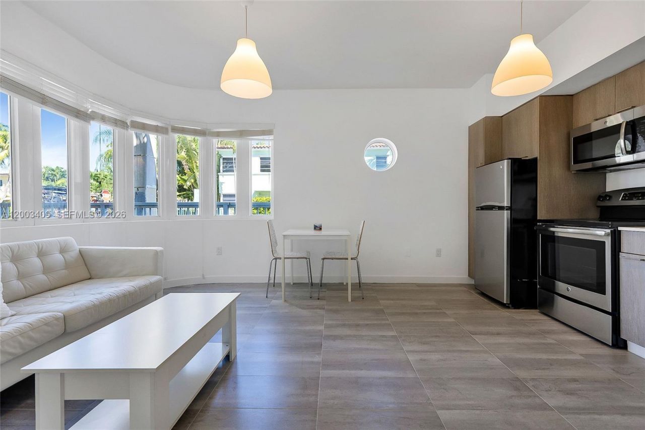 557 Michigan Ave , Unit 212, Miami Beach, FL 33139 Photo