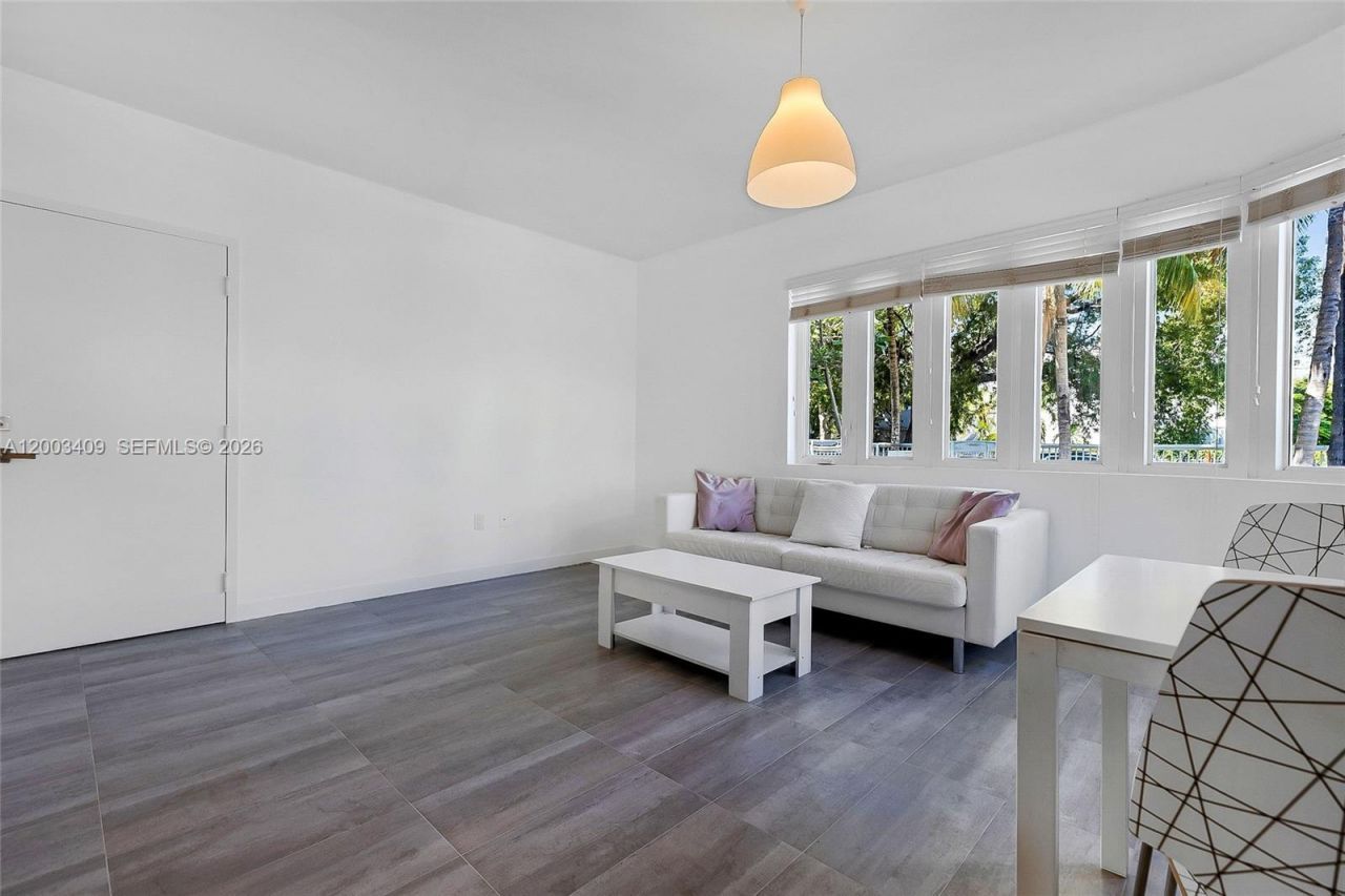 557 Michigan Ave , Unit 212, Miami Beach, FL 33139 Photo