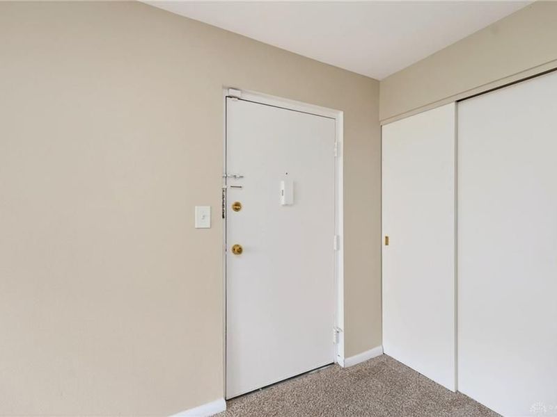 5710 W Coach Drive, Unit B, Kettering, OH 45440 Photo 10