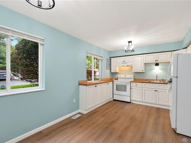 5710 W Coach Drive, Unit B, Kettering, OH 45440 Photo 18