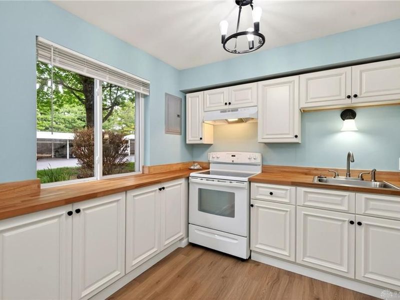 5710 W Coach Drive, Unit B, Kettering, OH 45440 Photo 22