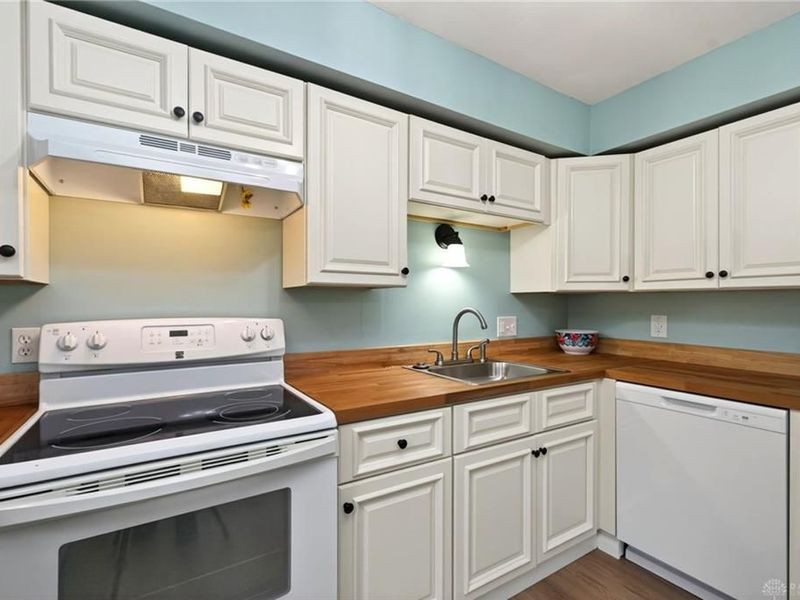 5710 W Coach Drive, Unit B, Kettering, OH 45440 Photo 23