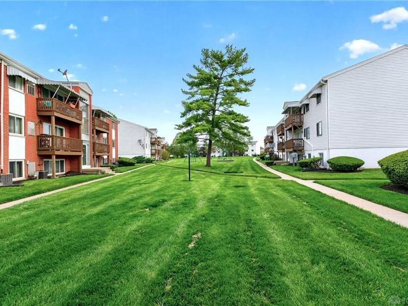 5710 W Coach Drive, Unit B, Kettering, OH 45440 Photo 46