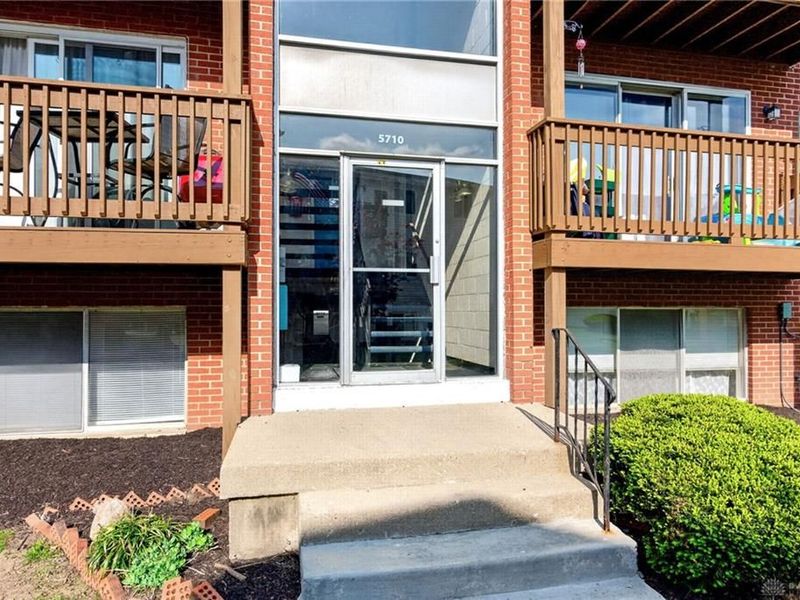5710 W Coach Drive, Unit B, Kettering, OH 45440 Photo 6