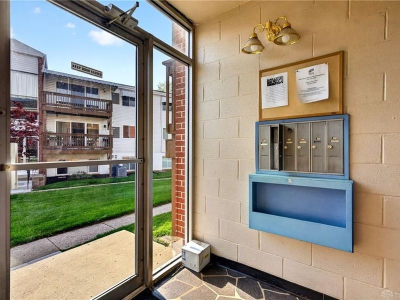 5710 W Coach Drive, Unit B, Kettering, OH 45440 Photo 7