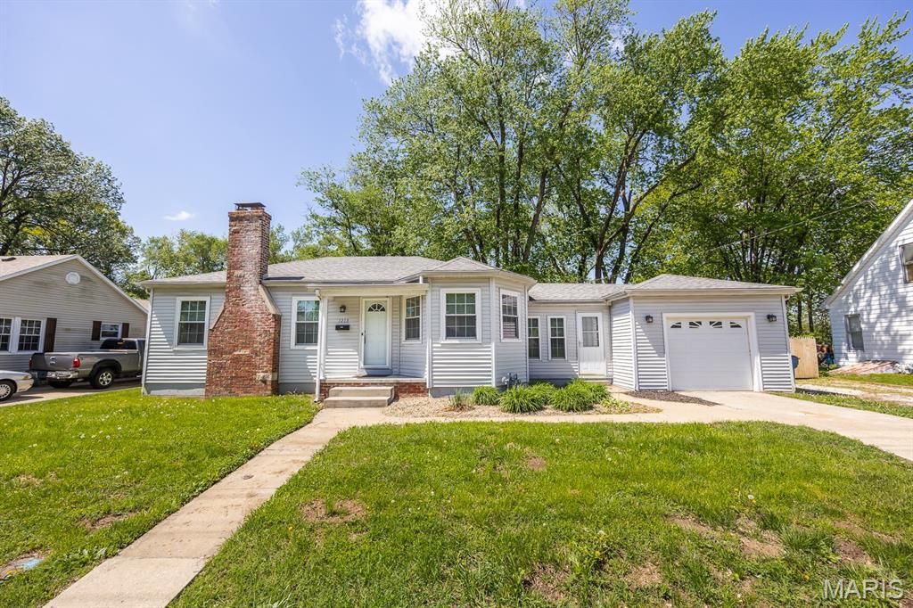 1213 Portland Avenue , Collinsville, IL 62234 Main Photo