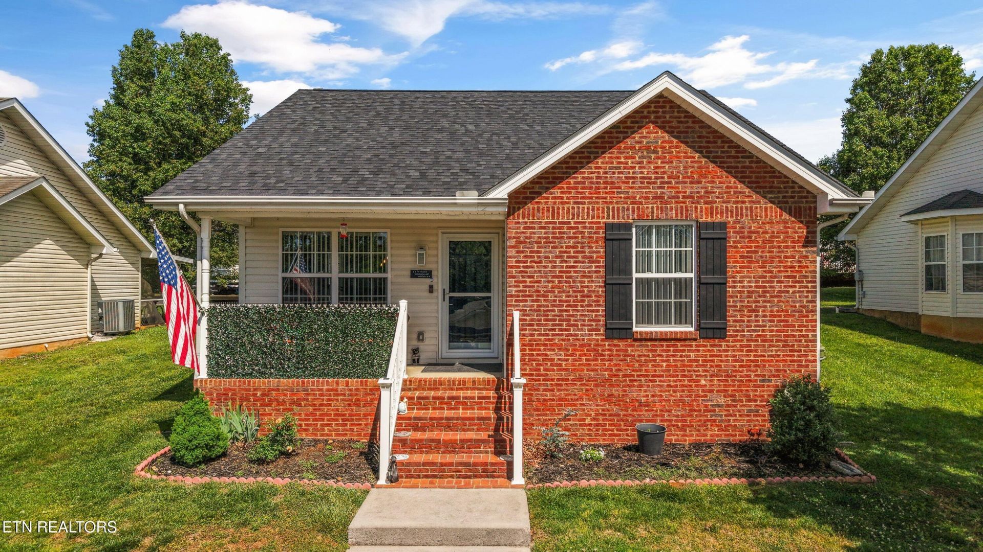 1709 Watauga St, Sevierville, TN 37876 Main Photo