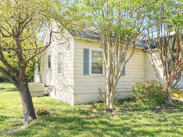 2527 Fairmont Blvd, Knoxville, TN 37917