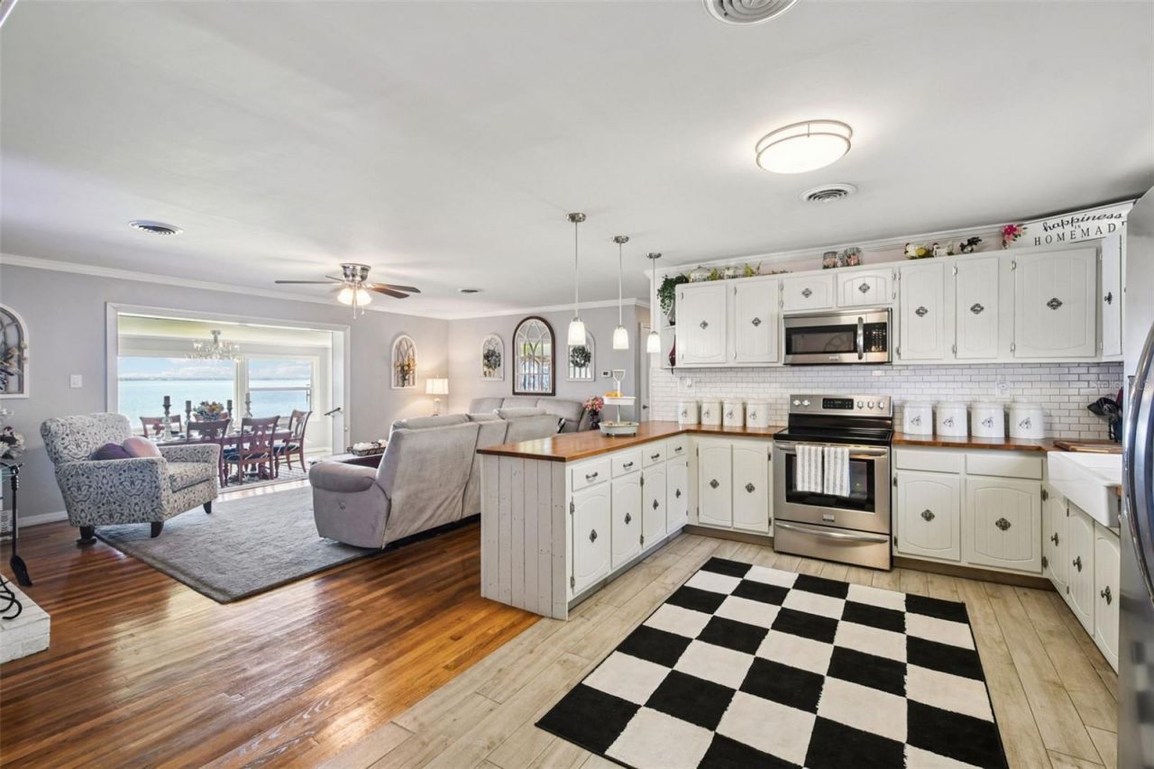 214 Paradise Lane , Crescent City, FL 32112 Photo