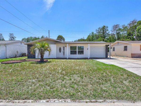 3816 BEACON SQUARE DRIVE , HOLIDAY, FL 34691