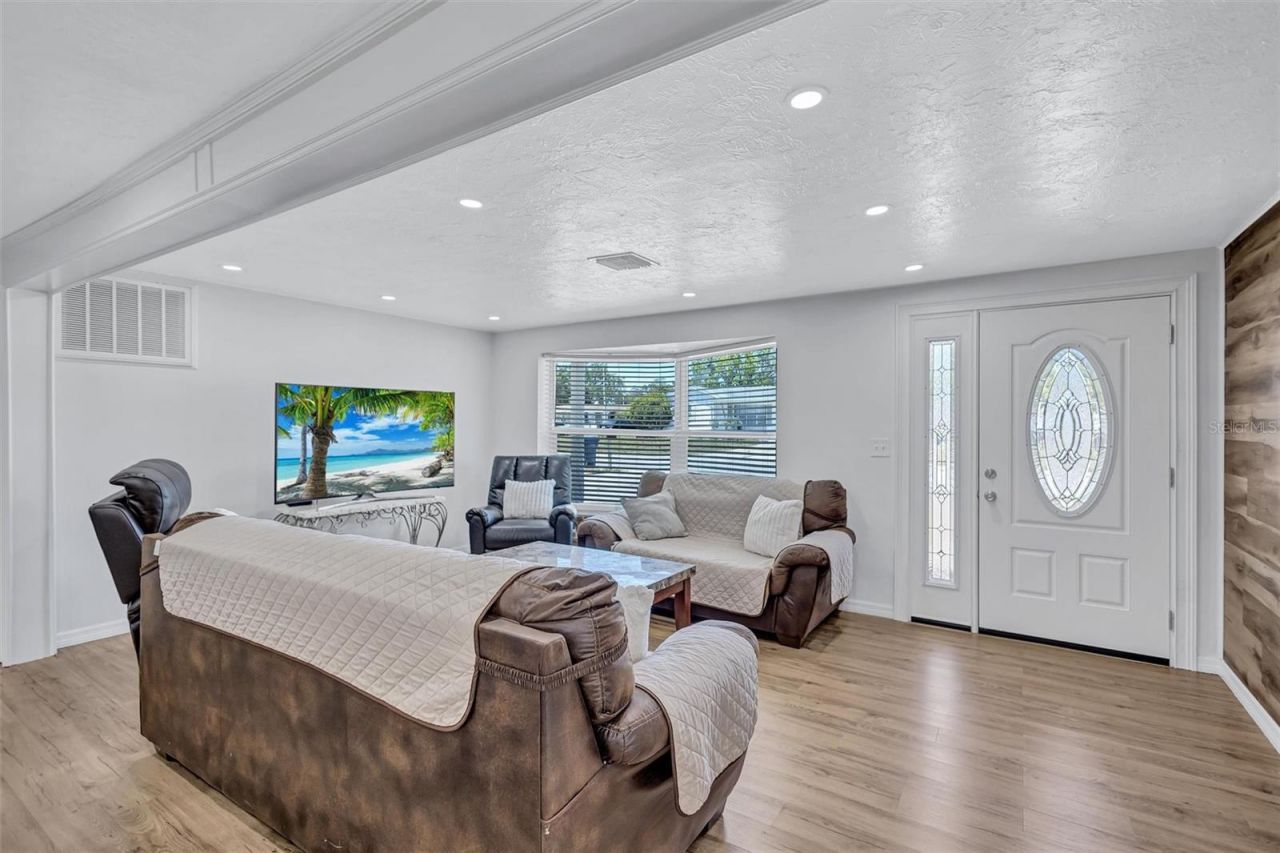 3816 Beacon Square Drive , Holiday, FL 34691 Photo