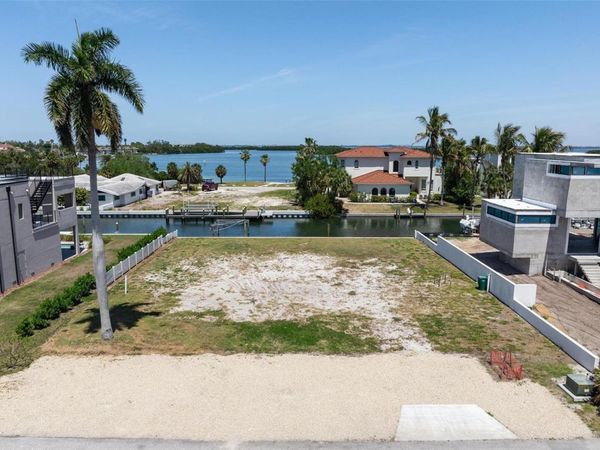 581 ROUNTREE DRIVE, LONGBOAT KEY, FL 34228