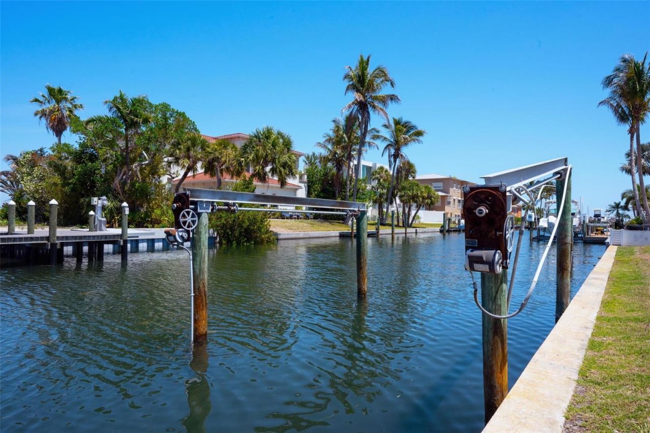 581 Rountree Drive, Longboat Key, FL 34228 Photo