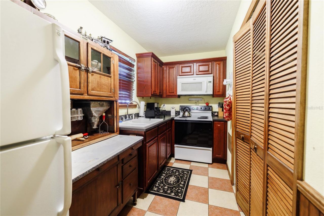 215 E French Avenue , Orange City, FL 32763 Photo