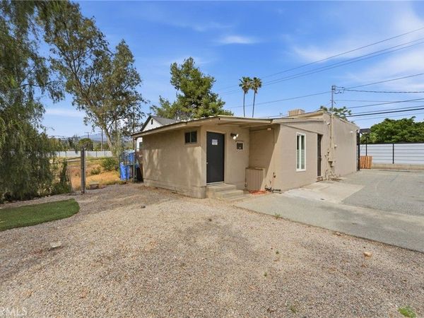 10043 Beaumont Avenue , Cherry Valley, CA 92223
