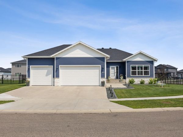 3037 Prairie Farms Circle S, Fargo, ND 58104