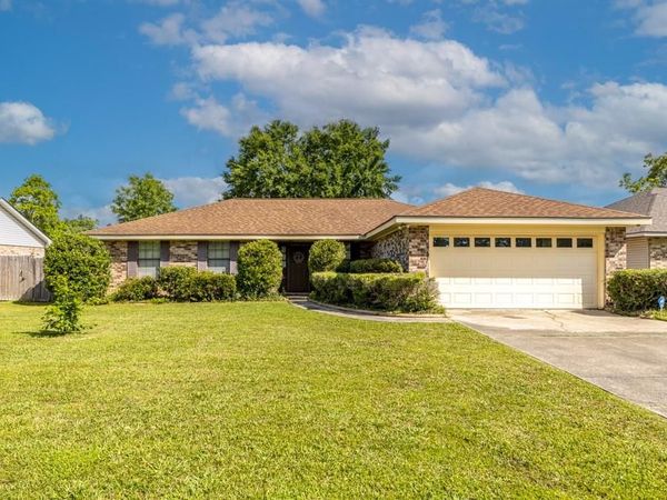 105 OAKMONT Drive , Slidell, LA 70460