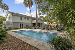 2702 Waterway Boulevard photo 4