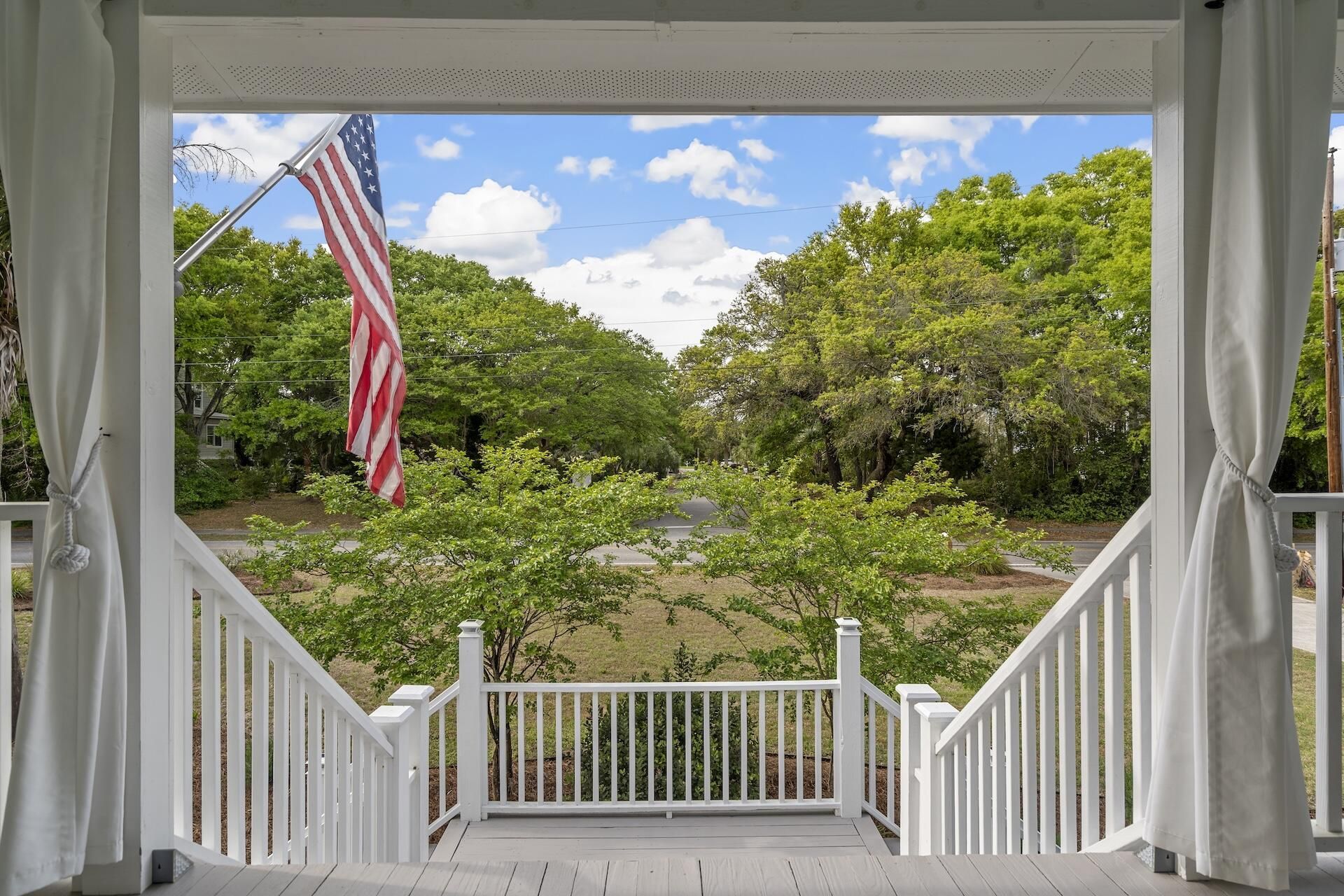 2702 Waterway Boulevard Photo 7