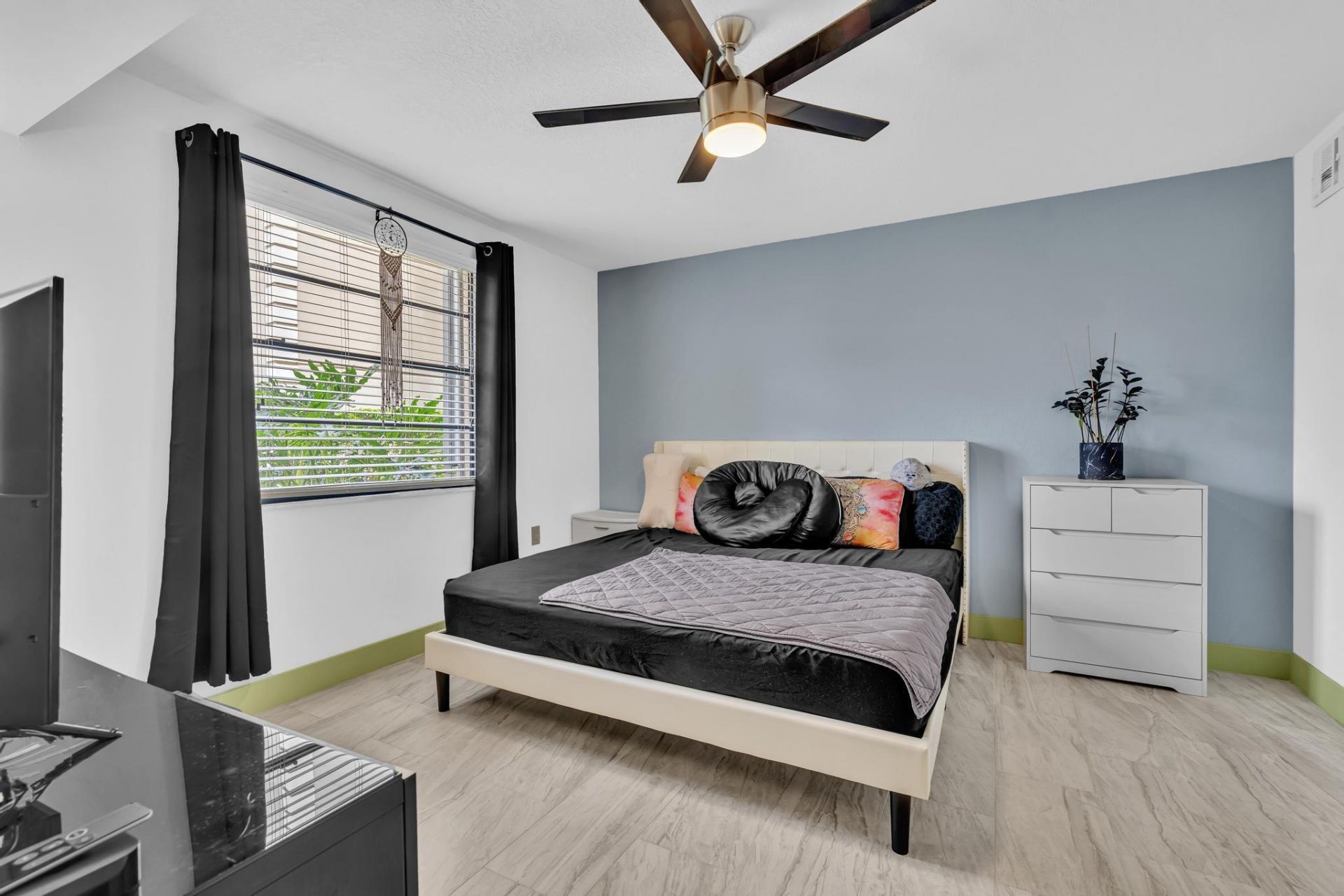 3507 Village Boulevard, West Palm Beach, FL 33409 Photo