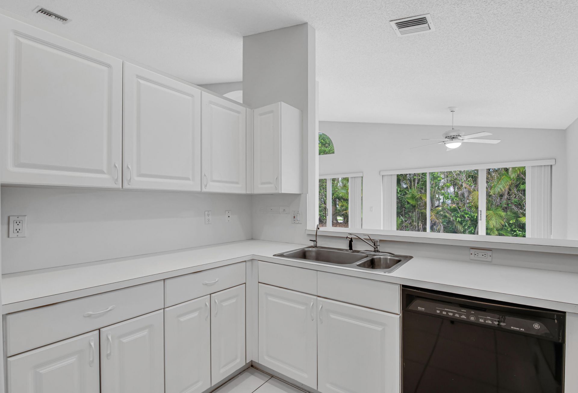 9758 Harbour Lake Circle, Boynton Beach, FL 33437 Photo