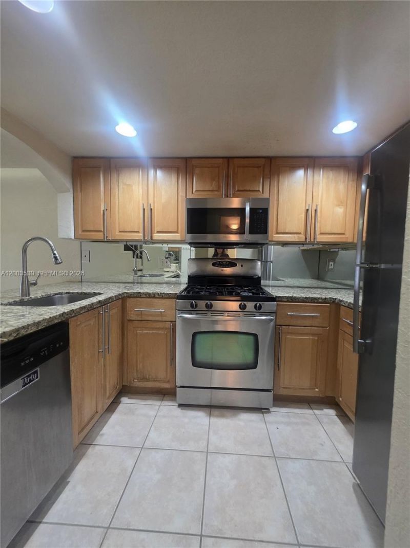6709 N Kendall Dr, Unit 228, Pinecrest, FL 33156 Photo