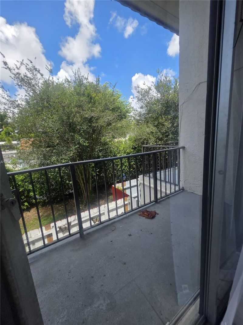 6709 N Kendall Dr, Unit 228, Pinecrest, FL 33156 Photo