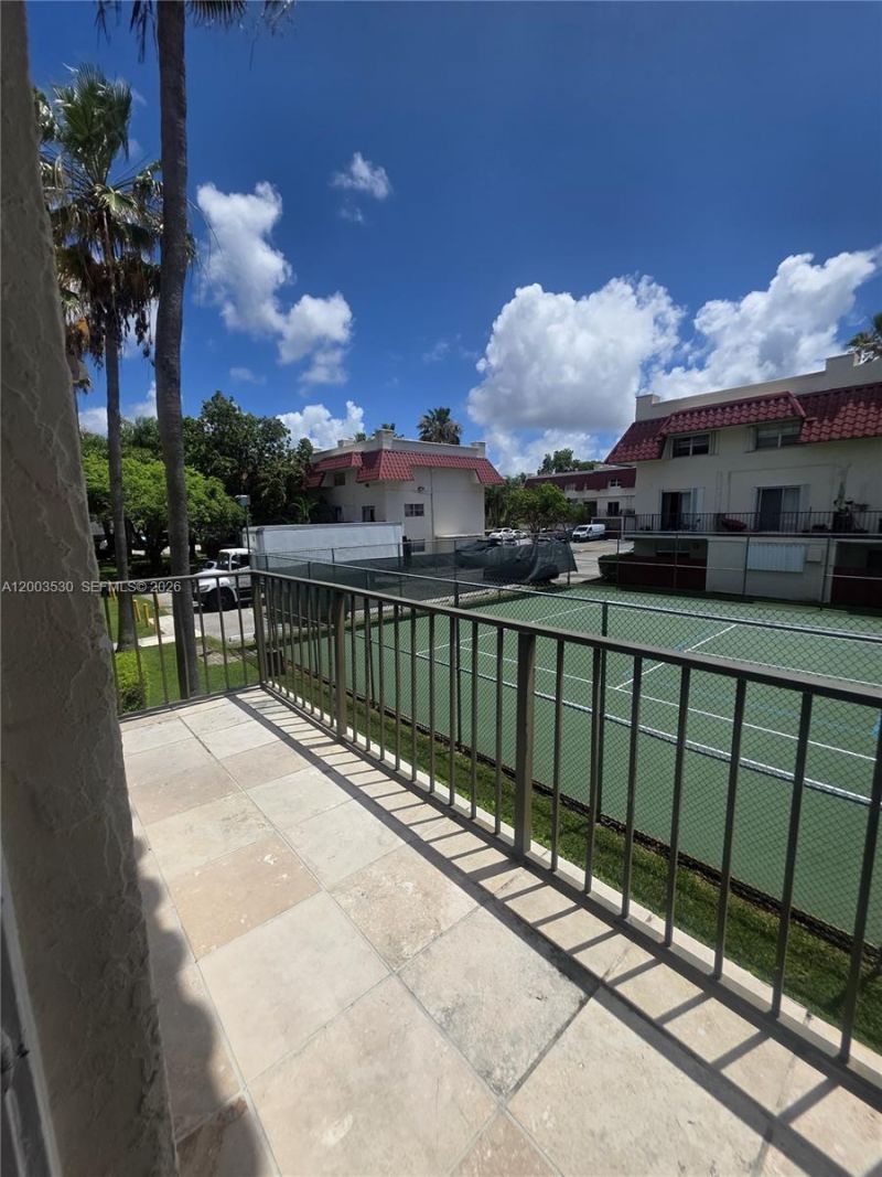 6709 N Kendall Dr, Unit 228, Pinecrest, FL 33156 Photo