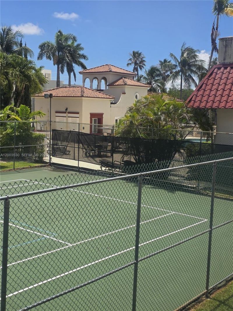 6709 N Kendall Dr, Unit 228, Pinecrest, FL 33156 Photo