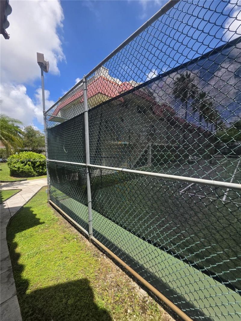 6709 N Kendall Dr, Unit 228, Pinecrest, FL 33156 Photo