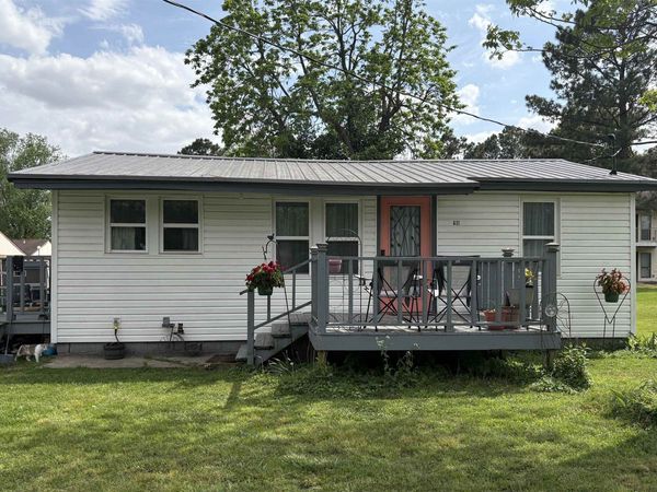 631 E Castleberry Street, Piggott, AR 72454