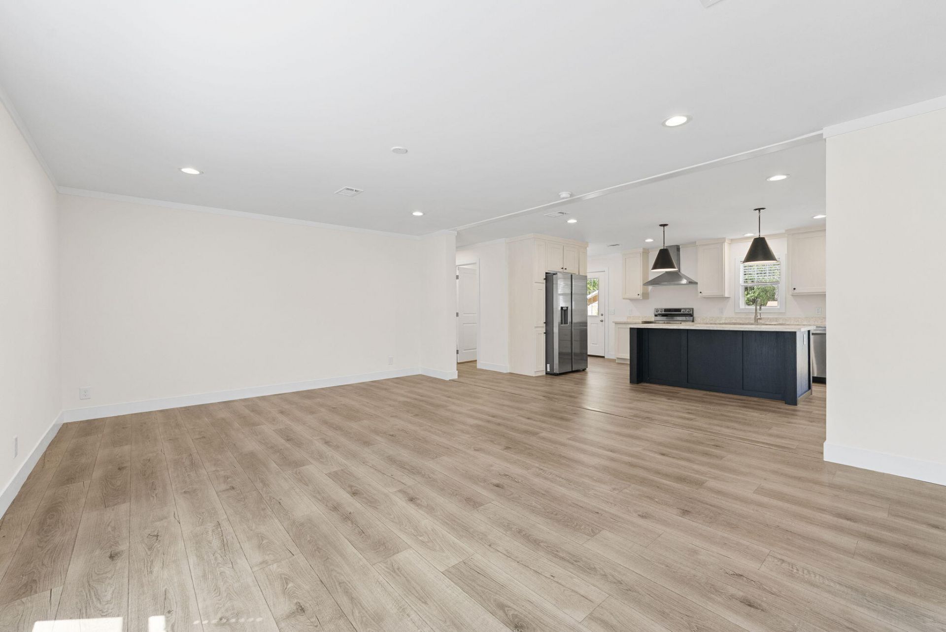 6105 Fox Drive Photo 4